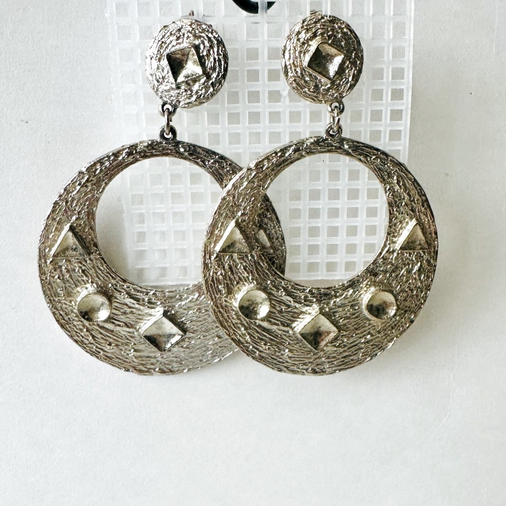 Vintage ART ModeART Silver Statement 1960s Drop Door Knocker Clip Earrings - Picture 2 of 10